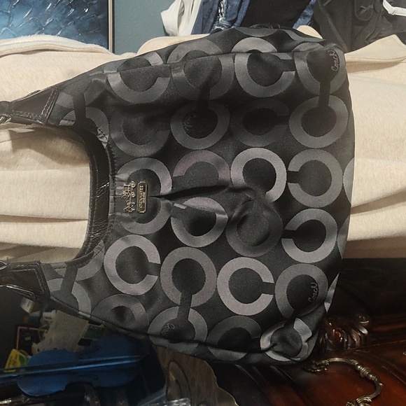 Coach NWOT Signature Madison OP ART Maggie bag - Picture 1 of 13